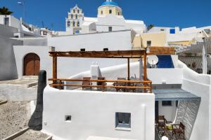 Elia 2 bedroom cavehouse with indoor jacuzzi