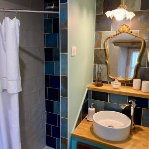 B&B / Chambres d'hotes Une nuit chez une artisane : Chambre Double - Vue sur Jardin
