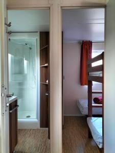 Campings Le mobil-home d-Amelie, entre mer et garrigue : Mobile Home