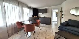 Moderne Gästesuite - 阿德根斯维尔