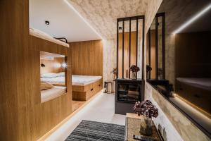 Apartments Slavec with Free Onsite Parking 