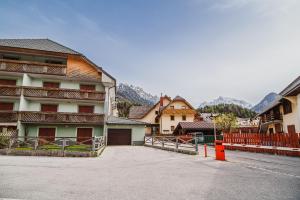 Apartments Slavec with Free Onsite Parking