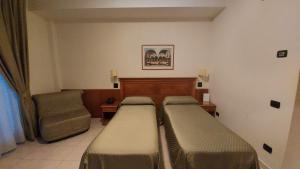 Double or Twin Room with Sea View
