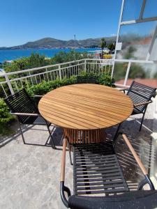 Tudija apartment3-West side place, 90m2, big terrace, beautiful beach front view