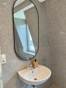 cozy, neu, modern apartment im 2ten Obergeschoss