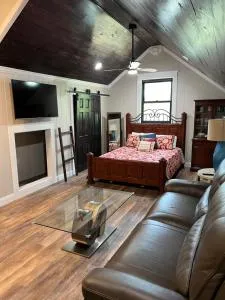 Georgetown - Tree house - 圆石城