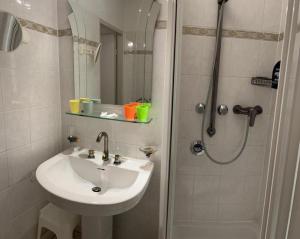 98, Bergblick, 2 Schlafzimmer, Dusche , WC, Küche, Wohnzimmer