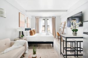 73-318 New Studio UWS Doorman Gym