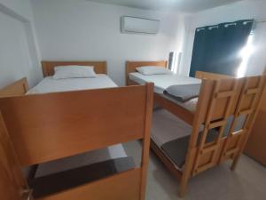 2 bedroom flat 1km from the beach