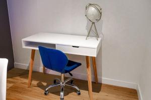 Comfortable 2-BR, 3-Bath Apartment Central Manchester Sleeps 5, High speed unlimited WiFi