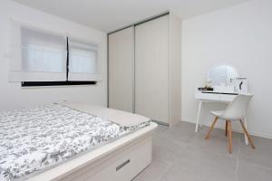 Holiday house with a swimming pool Senj - 21661