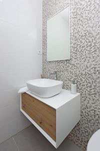 Holiday house with a swimming pool Senj - 21661