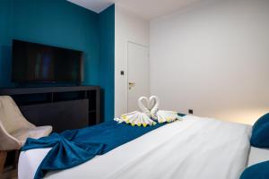 Apartments by the sea Seget Donji, Trogir - 23134