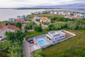 Seaside family friendly house with a swimming pool Privlaka, Zadar - 23159 - Zarići