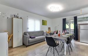 2 Bedroom Amazing Home In Donja Lomnica 