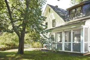 Classic MidCoast Maine Farmhouse near the Water - Waldoboro