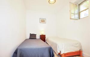 Maisons de vacances Nice Home In Bizanet With Kitchen : photos des chambres