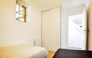 Maisons de vacances Nice Home In Bizanet With Kitchen : photos des chambres