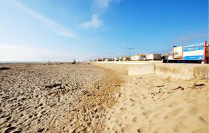 Maisons de vacances Nice Home In Bizanet With Kitchen : Maison de Vacances 2 Chambres