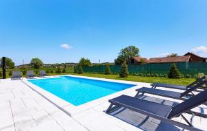 6 Bedroom Stunning Home In Podgrade