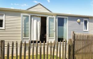 Awesome Home In Bredene With Kitchen