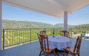 2 Bedroom Gorgeous Home In Umcani