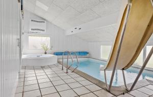 Nice Home In Sydals With Wifi