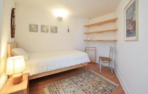 Maisons de vacances Stunning Home In Saint-Vaast-La-Hougue : photos des chambres