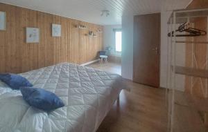 Maisons de vacances Beautiful Home In Maubert-Fontaine : photos des chambres