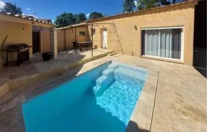 Lovely Home In Connaux With Kitchen - 高加克