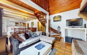 Gorgeous Home In Le Faouët With Wifi