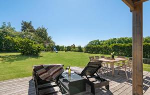 Four-Bedroom Holiday Home Humble With A Fireplace 01