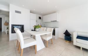 2 Bedroom Awesome Apartment In Bibinje 
