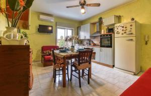 2 Bedroom Stunning Apartment In Mascali