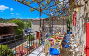 Maisons de vacances Beautiful Home In Gras : photos des chambres