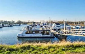 Lake Front Ship In Ophoven With Wifi - Stevensweert