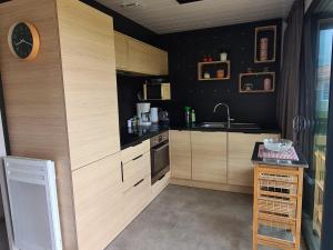 Chalets Chalet 3 chambres avec piscine chauffee, proche Golfe du Morbihan, ideal pour familles! - FR-1-783-5 : photos des chambres