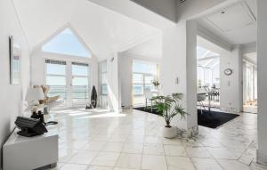 Amazing Home In Ebeltoft With Wifi