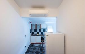 3 Bedroom Nice Home In Vodnjan 