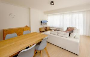 2 Bedroom Amazing Apartment In Oostende