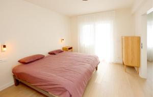 2 Bedroom Amazing Apartment In Oostende