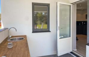 3 Bedroom Cozy Home In Gotlands Tofta