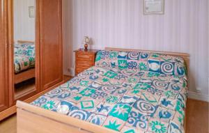 Amazing Home In Céaux-Dallègre