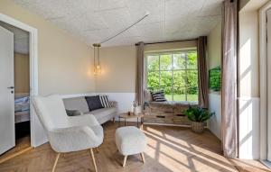 Awesome Home In Hovborg With Kitchen