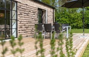 Awesome Home In Hovborg With Kitchen