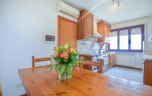 Beautiful Home In Bargecchia With Wifi