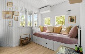 Gorgeous Home In Glesborg With Wifi