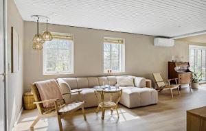 3 Bedroom Ocean Front Home In Hals