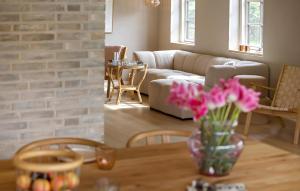 3 Bedroom Ocean Front Home In Hals