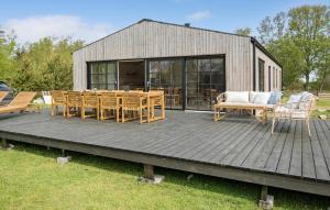 3 Bedroom Ocean Front Home In Hals